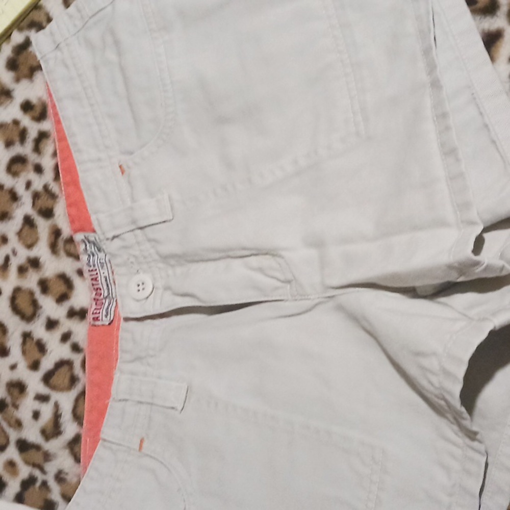 Aeropostale Khaki Shorts w/button back pockets Sz 3-4 juniors